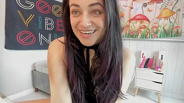 LovelyAzucena online show from 10/04/25, 02:59