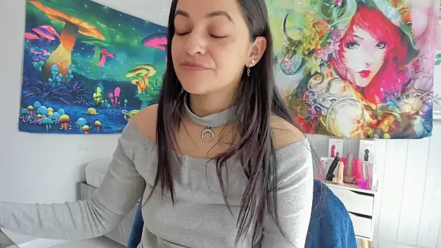 LovelyAzucena online show from 11/08/25, 02:39