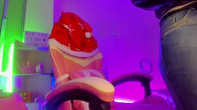 Snapshot of TiffanyBela chatting on 12/12/24, 11:36 TiffanyBela online show from 12/12/24, 11:36