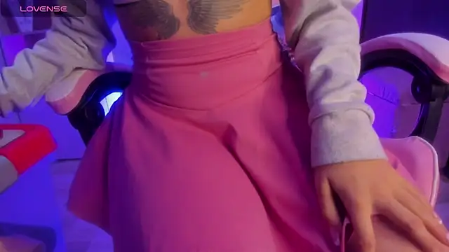 Snapshot of TiffanyBela chatting on 01/31/25, 01:22 TiffanyBela online show from 01/31/25, 01:22