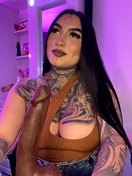 CloeeBeckam online show from 12/02/25, 08:52