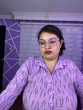 Snapshot of MiiaaJoness chatting on 05/20/26, 08:37 MiiaaJoness online show from 05/20/26, 08:37