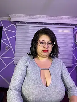 Snapshot of MiiaaJoness chatting on 06/17/26, 03:02 MiiaaJoness online show from 06/17/26, 03:02