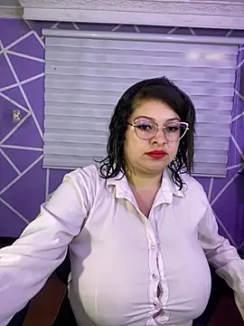 Snapshot of MiiaaJoness chatting on 07/14/26, 04:23 MiiaaJoness online show from 07/14/26, 04:23