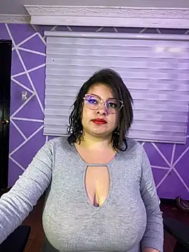 Snapshot of MiiaaJoness chatting on 07/17/26, 03:29 MiiaaJoness online show from 07/17/26, 03:29