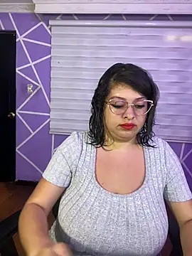 Snapshot of MiiaaJoness chatting on 07/31/26, 03:44 MiiaaJoness online show from 07/31/26, 03:44
