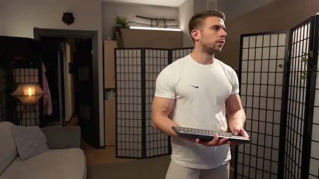 enjoy me online show from 11/25/25, 05:46