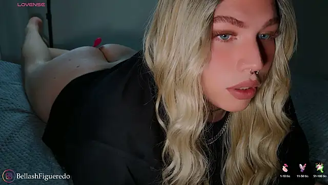 IsabellaFigueredo   online show from 11/18/25, 12:27