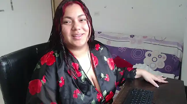 girl milk2 online show from 02/18/25, 11:55