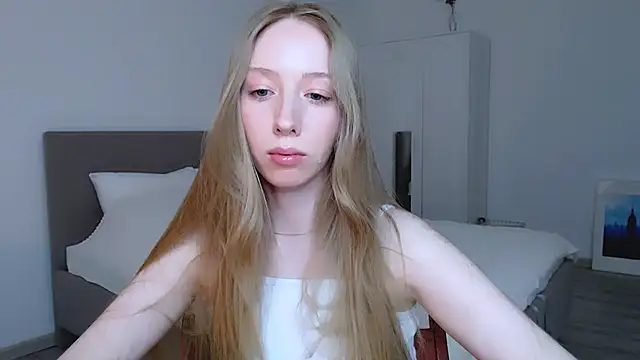 Luna insniity online show from 01/13/25, 03:23