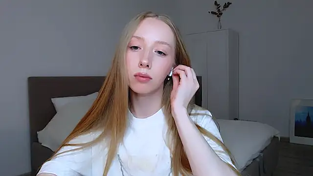 Luna insniity online show from 02/12/25, 07:56