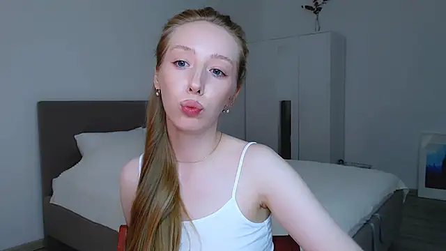 Luna insniity online show from 02/23/25, 09:59