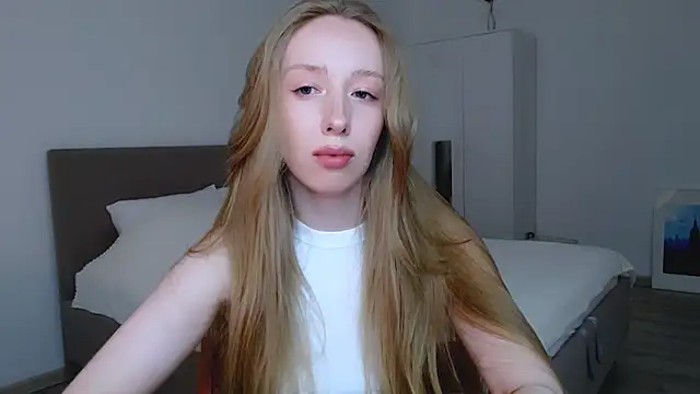 Luna insniity online show from 02/26/25, 06:54