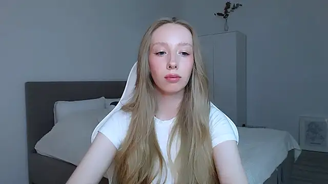 Luna insniity online show from 10/24/25, 08:38