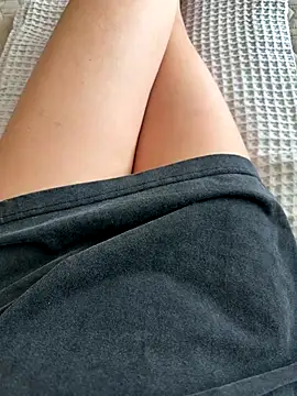 Donna Evans online show from 10/20/25, 04:13