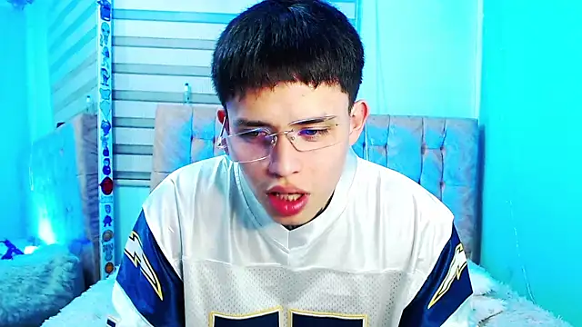  justinmoon2 online show from 06/04/26, 05:13