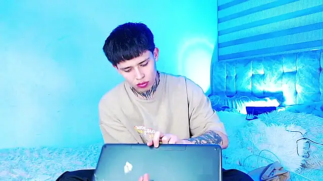  justinmoon2 online show from 06/30/26, 05:08