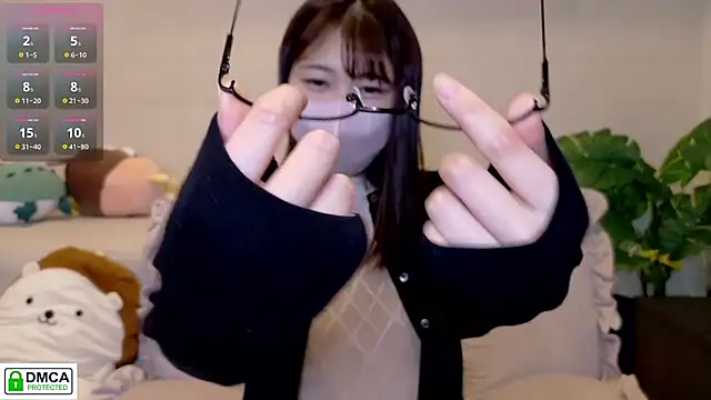 SUZU  online show from 03/16/26, 01:04