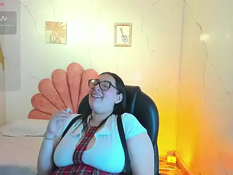 NiickyJones online show from 06/06/26, 02:49