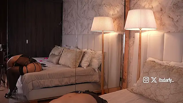 Rosalie vega online show from 04/18/26, 01:31