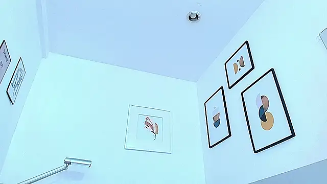 littlee emilyy  online show from 12/22/24, 03:44