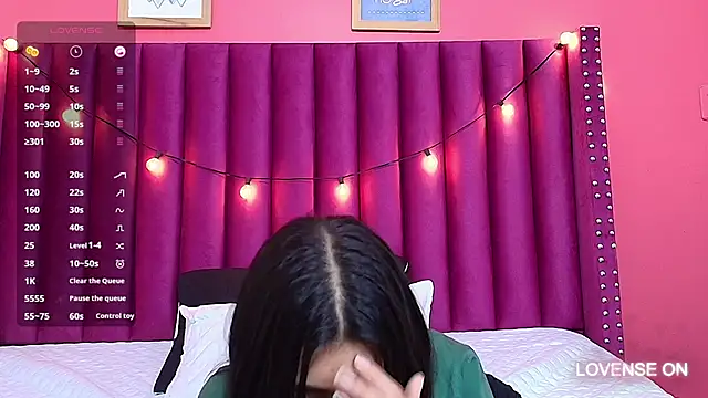 littlee emilyy  online show from 01/24/25, 08:55