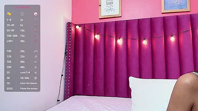 littlee emilyy  online show from 02/21/25, 06:07