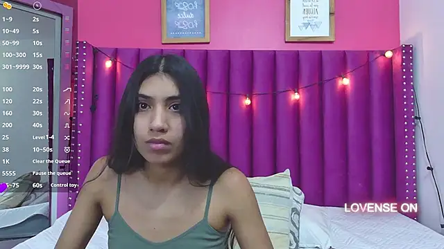 littlee emilyy  online show from 03/08/25, 03:06