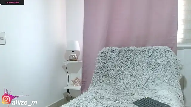 aliicee m online show from 01/11/26, 02:00