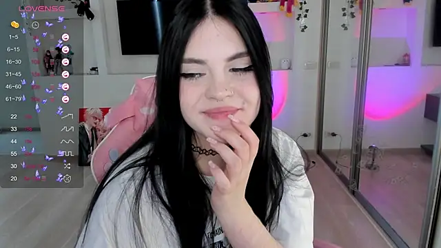 SelenaCute online show from 12/13/24, 08:09