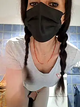 Silvia Zeno online show from 10/13/25, 05:46