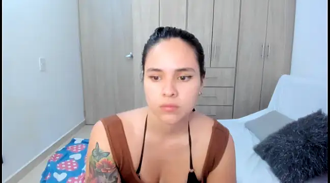 Snapshot of Hana_Zurah chatting on 01/30/25, 10:51 Hana Zurah online show from 01/30/25, 10:51