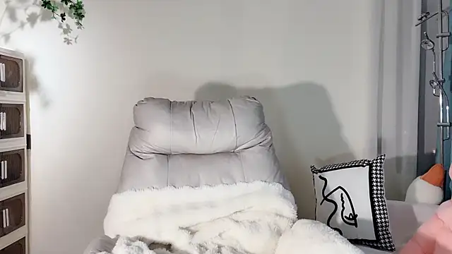 lvy-w online show from 02/05/25, 04:58