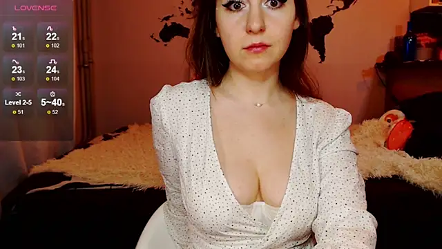 missgenevaonceagain  online show from 02/19/25, 11:04