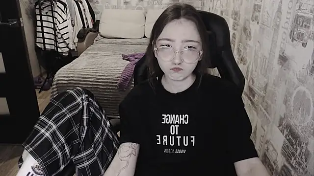 AmeliaKamishiro online show from 12/15/24, 11:23