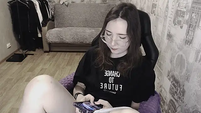 AmeliaKamishiro online show from 02/11/25, 11:01