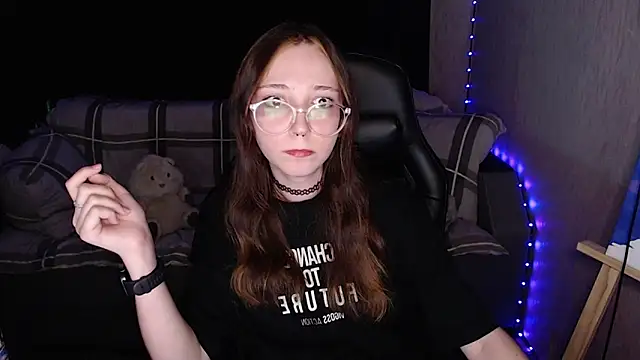 AmeliaKamishiro online show from 10/13/25, 09:59