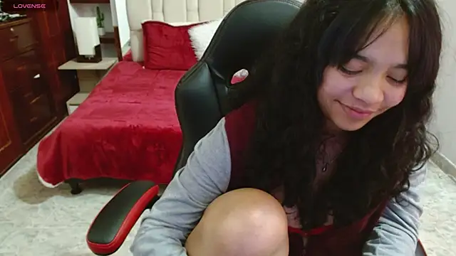 laureentt  online show from 02/20/25, 09:22