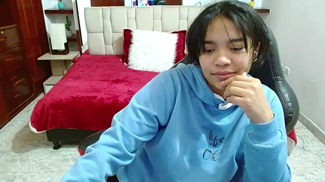 laureentt  online show from 03/20/25, 03:02