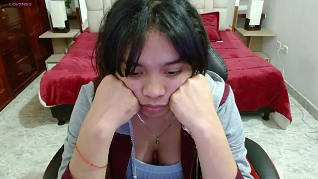 laureentt  online show from 03/20/25, 09:15