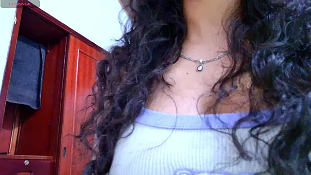 laureentt  online show from 09/18/25, 03:19