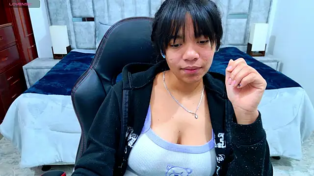 laureentt  online show from 02/03/26, 03:15