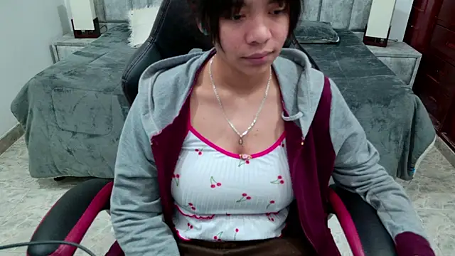 Snapshot of laureentt_ chatting on 06/09/26, 03:07 laureentt online show from 06/09/26, 03:07