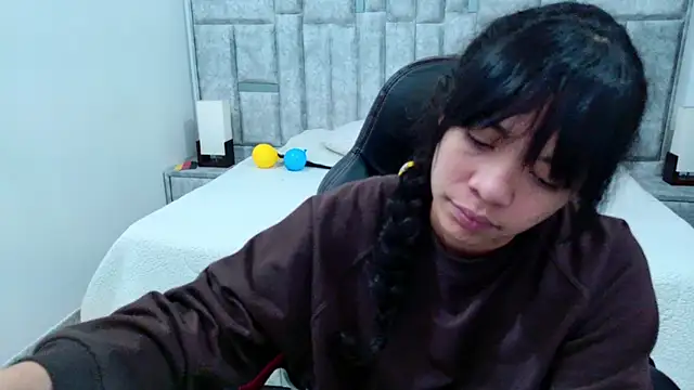 Snapshot of laureentt_ chatting on 07/10/26, 03:11 laureentt online show from 07/10/26, 03:11