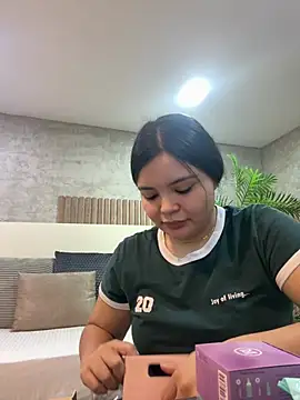 IsabellaAllen online show from 04/12/26, 07:30