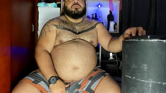 Snapshot of Latino_bigcock chatting on 12/04/24, 06:50 Latino bigcock online show from 12/04/24, 06:50