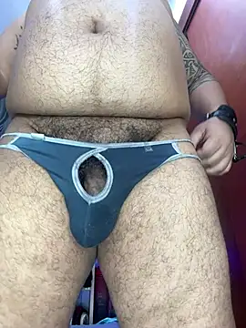 Snapshot of Latino_bigcock chatting on 12/14/24, 06:02 Latino bigcock online show from 12/14/24, 06:02
