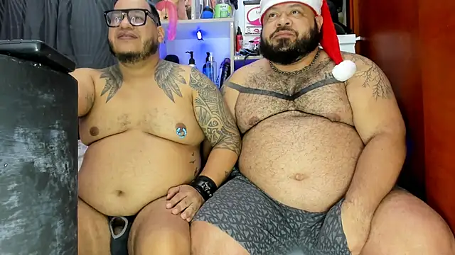 Snapshot of Latino_bigcock chatting on 12/23/24, 07:38 Latino bigcock online show from 12/23/24, 07:38