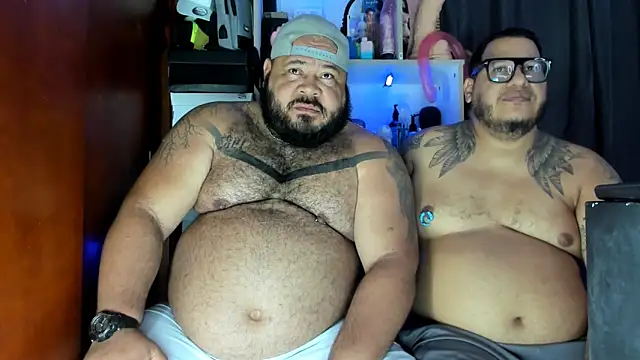Snapshot of Latino_bigcock chatting on 01/18/25, 02:23 Latino bigcock online show from 01/18/25, 02:23