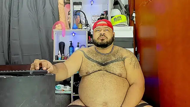 Snapshot of Latino_bigcock chatting on 02/26/25, 04:58 Latino bigcock online show from 02/26/25, 04:58
